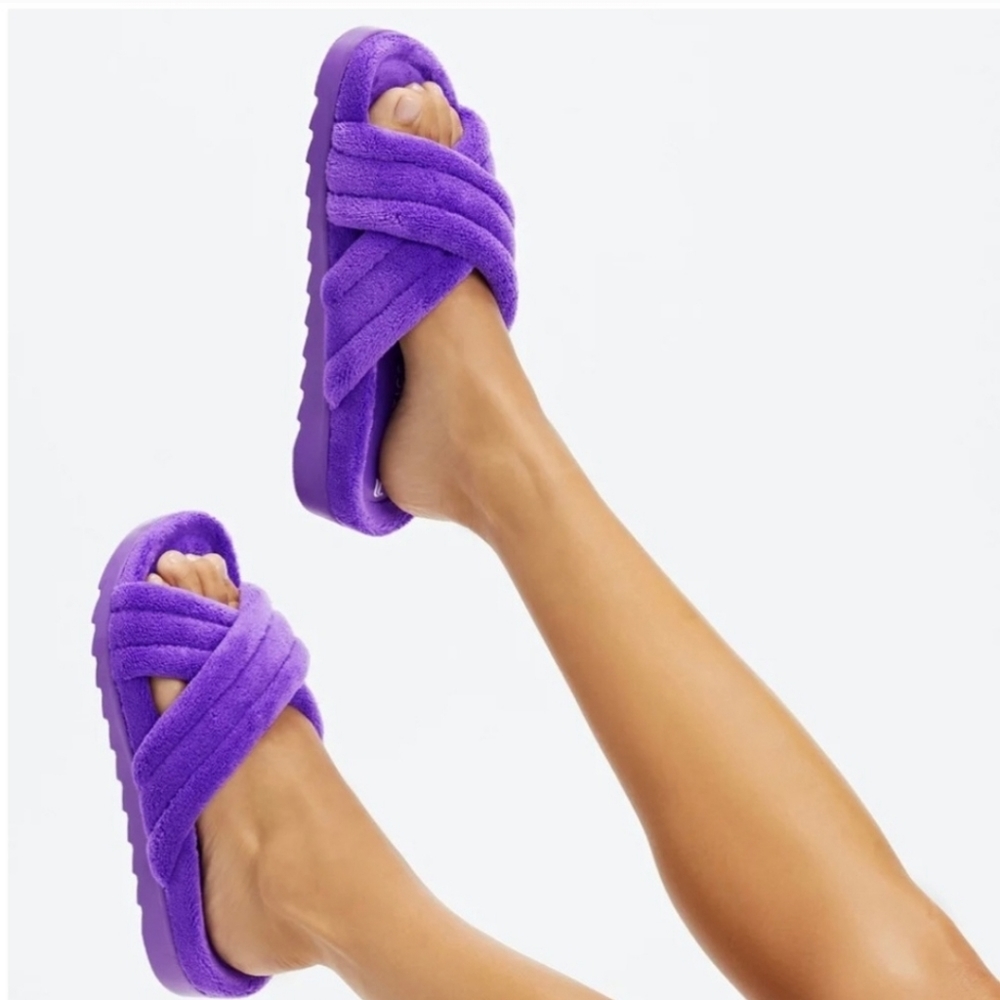 Fabletics Terry Criss Cross Slides